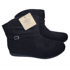 St. John's Bay - Ankle Black Boots NWT Womens size 8.5